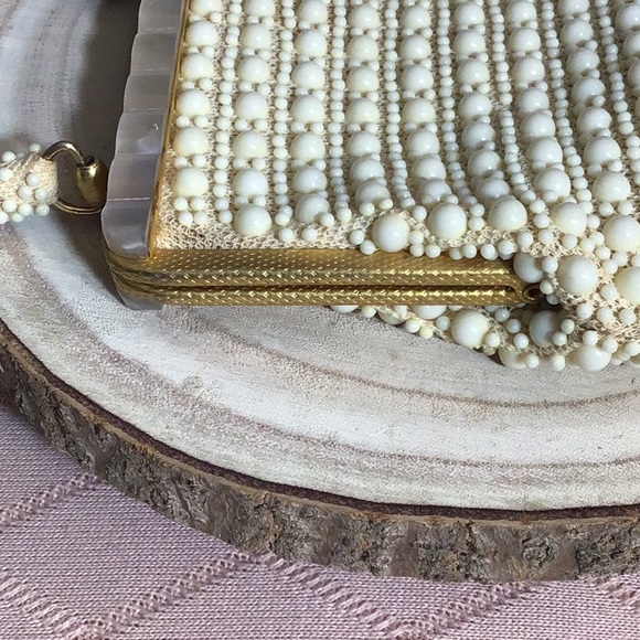 Vintage Hong Kong 1960s cream colored beaded purse in excellent condition - Picture 7 of 14